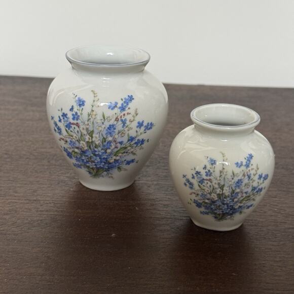 Forget Me Not Floral Porcelain Vase 2 Vases Blue White Floral Bouquet Home Decor - Picture 10 of 15